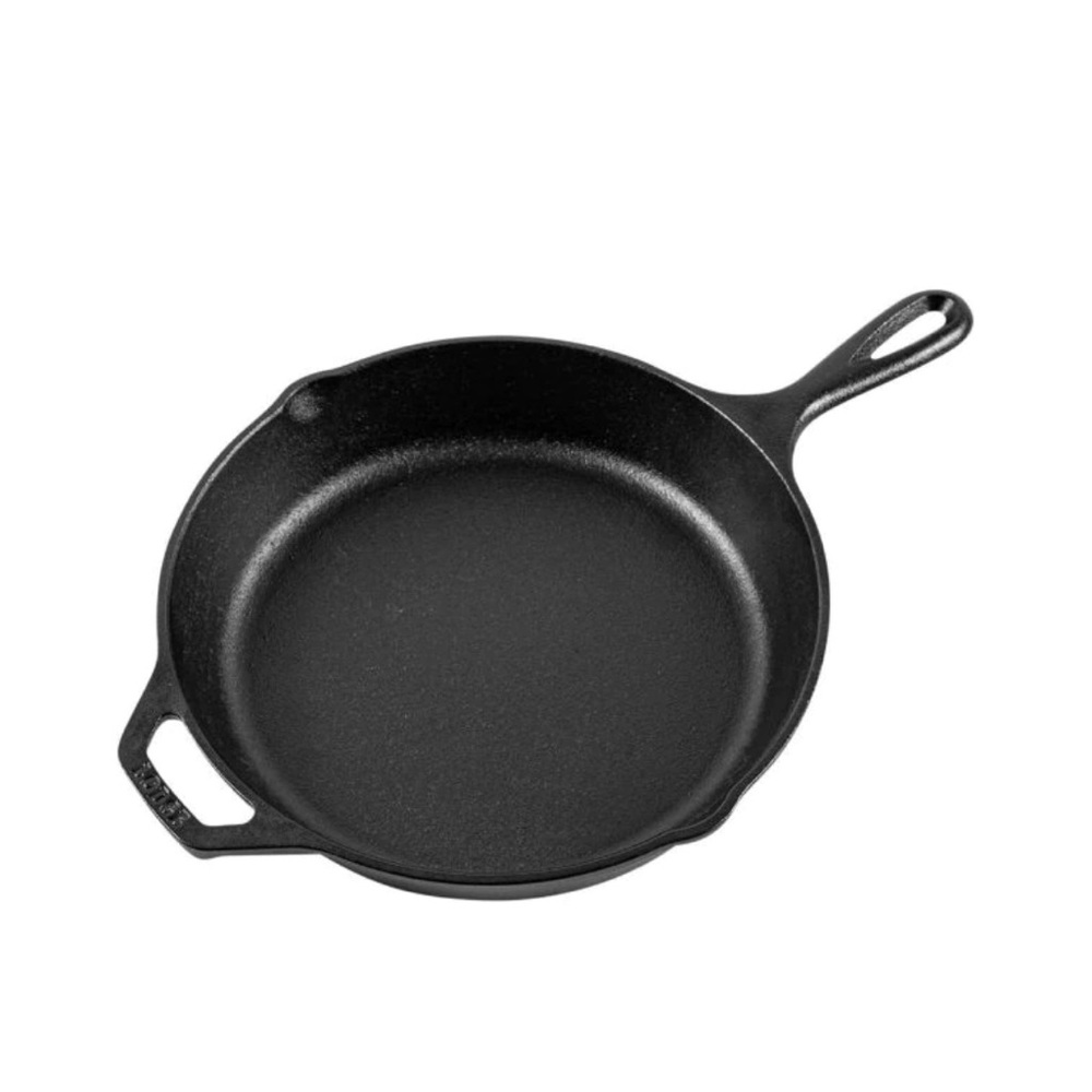 Supreme
x Lodge Cast Iron skillet